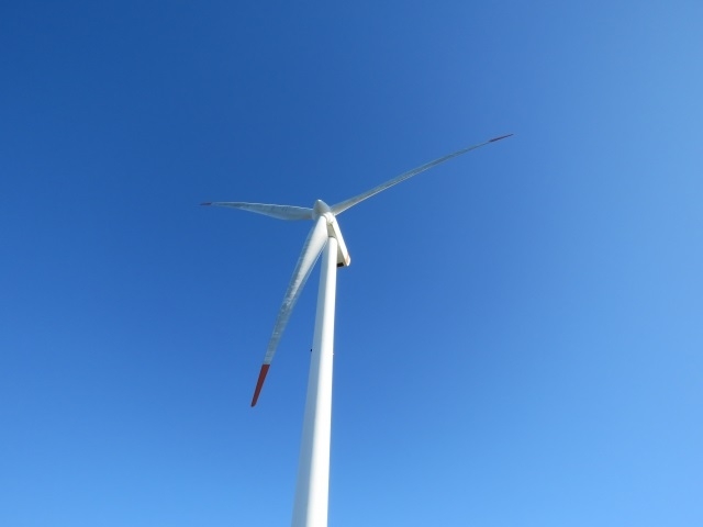 風力発電の風車（イメージ）