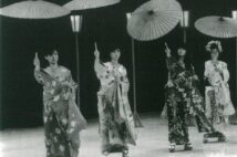 1984年の紅白リハーサルでは、明菜と聖子の貴重な共演シーンも（女性セブン）