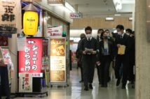 「見回り隊」の効果は?(時事通信フォト)