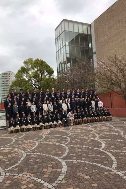 洗足学園小学校の入学式風景