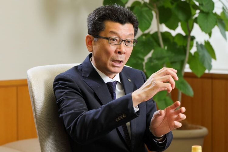 「勝った負けたの数字が如実に出る業界だから就職した」と語る野瀬社長