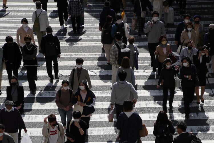 新学期にクラスター発生の懸念（イメージ。時事通信フォト）