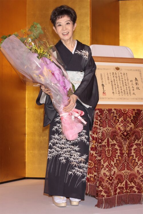 2009年、89才のときに国民栄誉賞を受賞した森光子さんは、「引退なんかいたしません」と生涯現役を貫くことを明言した