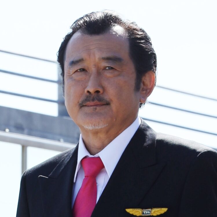 吉田鋼太郎