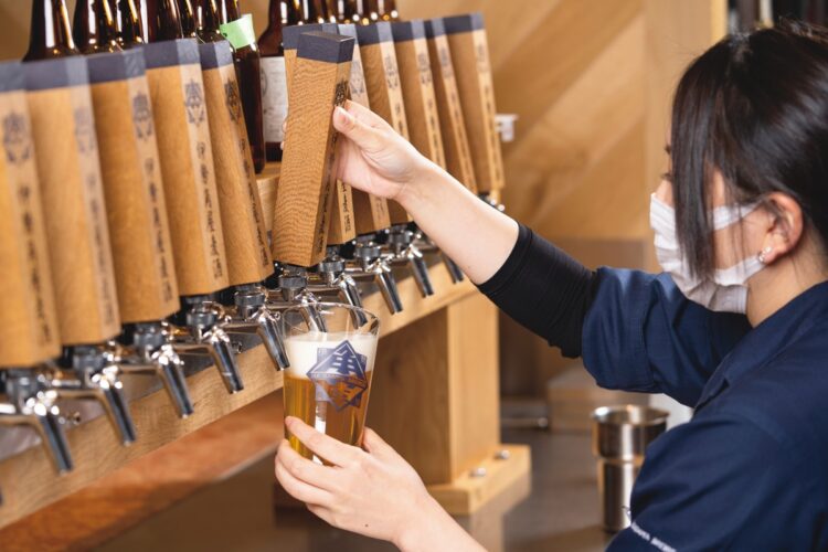 国内外で受賞歴を重ねている同社クラフトビールを8～13種類楽しめる