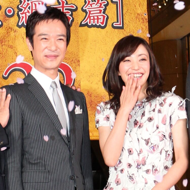 離婚 菜々子 隆史 反町 松嶋 松嶋菜々子、繰り返し離婚のウワサが浮かぶのに逃げ切れる意外な理由｜OTONA SALONE[オトナサローネ]