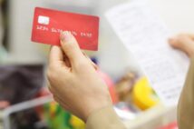 ポイントを上手に貯める技　生活費と雑費にカード払い活用で年54万円お得に！