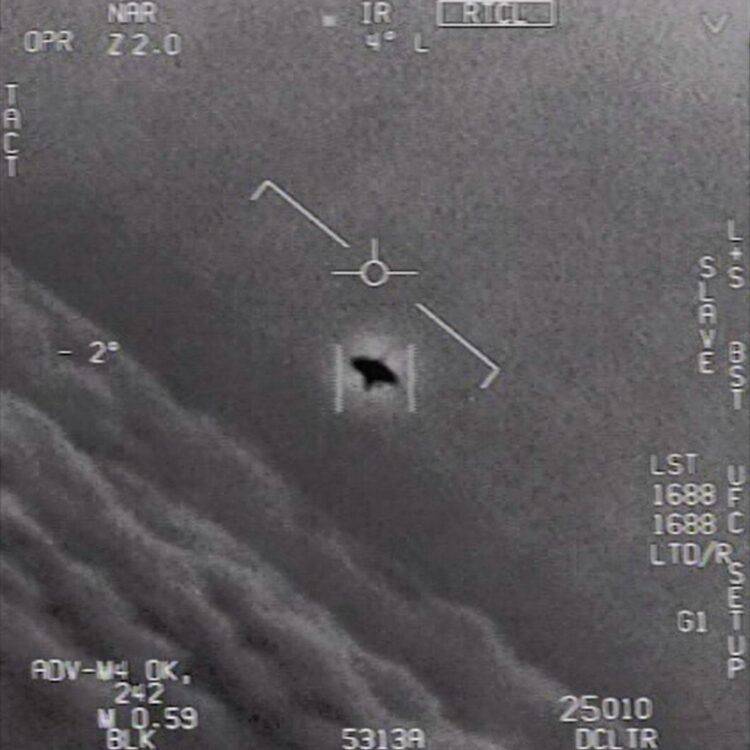 昨年4月にペンタゴンが公開した「UFO画像」（時事）