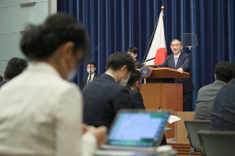 菅首相の会見（時事通信フォト）