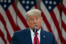 数々のセクハラ疑惑に対しても「フェイクだ」と言い続けてきたトランプ氏(CNP/時事通信フォト)