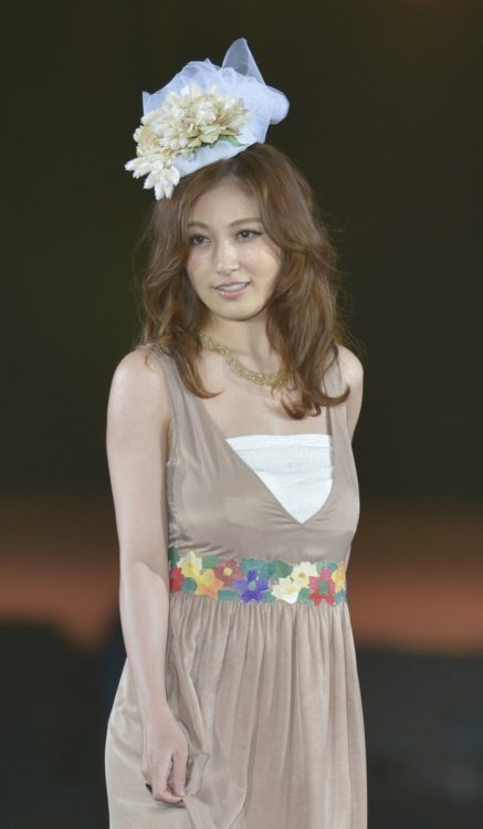 熊田曜子の騒動で注目のとある商品(時事通信フォト)