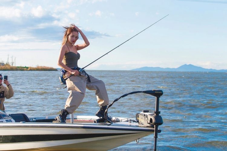 写真 モデル美女の大胆釣りコーデ ファッション面から釣りの魅力伝えたい Newsポストセブン