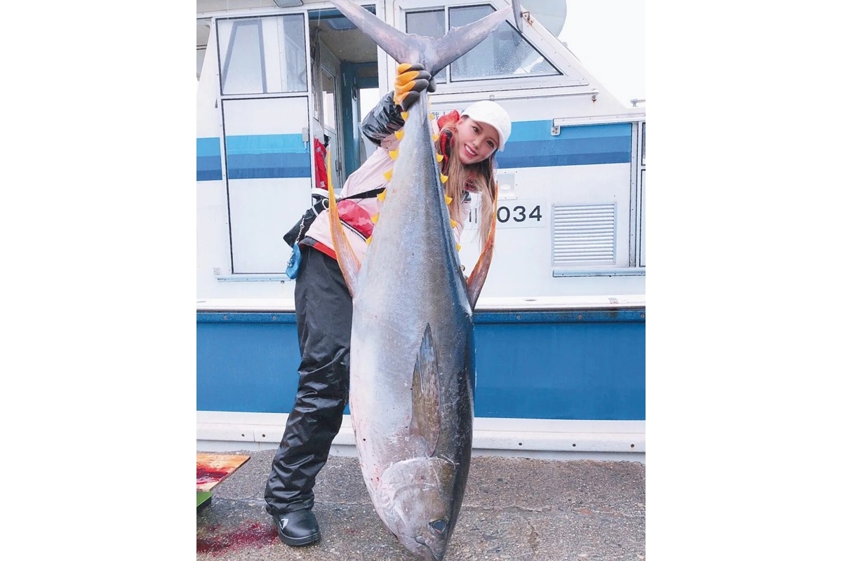 超大物キハダマグロも 釣りガール 10人のギョギョギョな釣果 Newsポストセブン 超大物キハダマグロも 釣りガール 10人のギョギョギョな釣果 Newsポストセブン