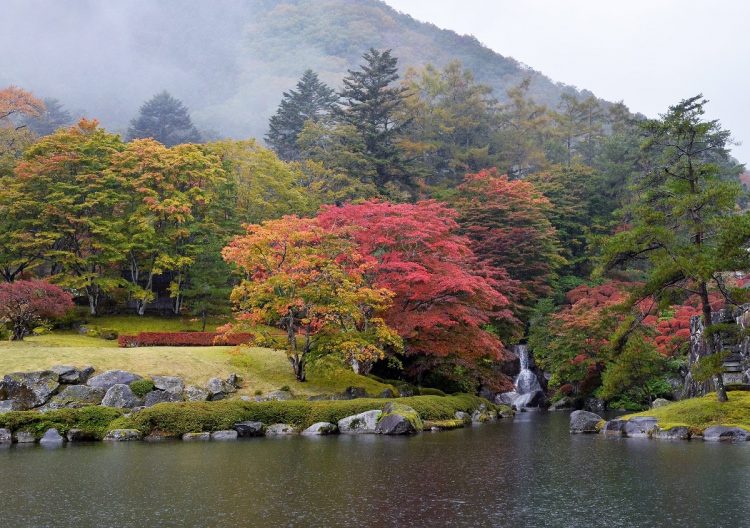 実家・古峯神社にある日本庭園・古峯園