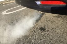 隣人がマイカー通勤に切り替え排気ガス被害が深刻に どう対処すべきか