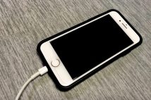 発売から4年「iPhone 8」が今も愛される理由 最新機種から出戻りする人も