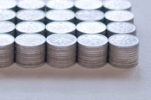 約12万円の残業代を「全額1円玉で支給」の嫌がらせ 法的な問題点は?