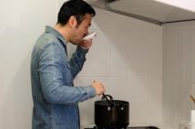 コロナで増える「料理をするパパ」　趣味の料理から家庭料理への変化も