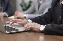 コロナ禍で変化する定年後の仕事　「感情労働型営業職」に厳しい時代に