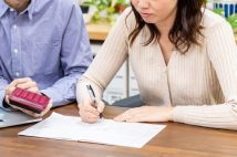 夫が妻に「もっと稼いで」と要求したら、次々と反論が飛び出してきた