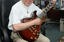 ギタリストの寺内タケシさん死去 エレキギターブームの立役者