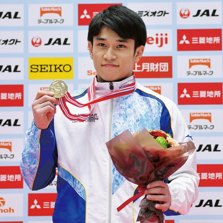 代表入りを果たした体操の谷川航選手（写真／AFLO）
