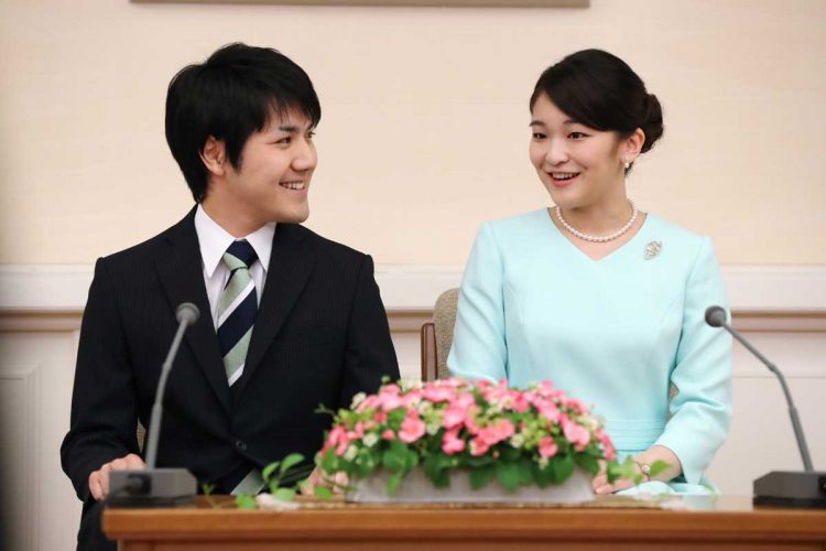 ご結婚が暗礁に乗り上げている眞子さまと小室氏（写真は2017年9月、東京・港区。JMPA）