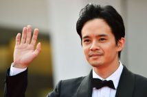 オール韓国ロケの新作映画では盟友の石井裕也監督と“越境”を果たした（AFP=時事）