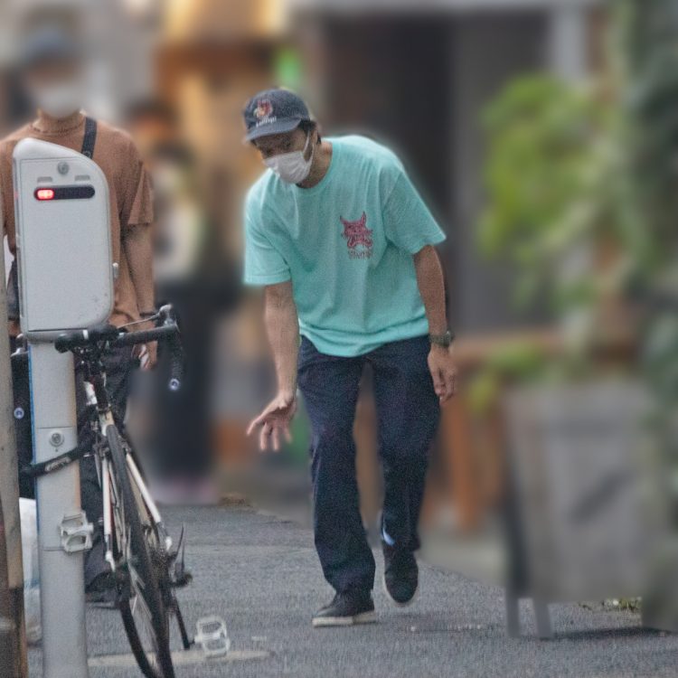 長瀬智也 身振り手振りで熱血指導 監督として奮闘する姿をキャッチ Newsポストセブン