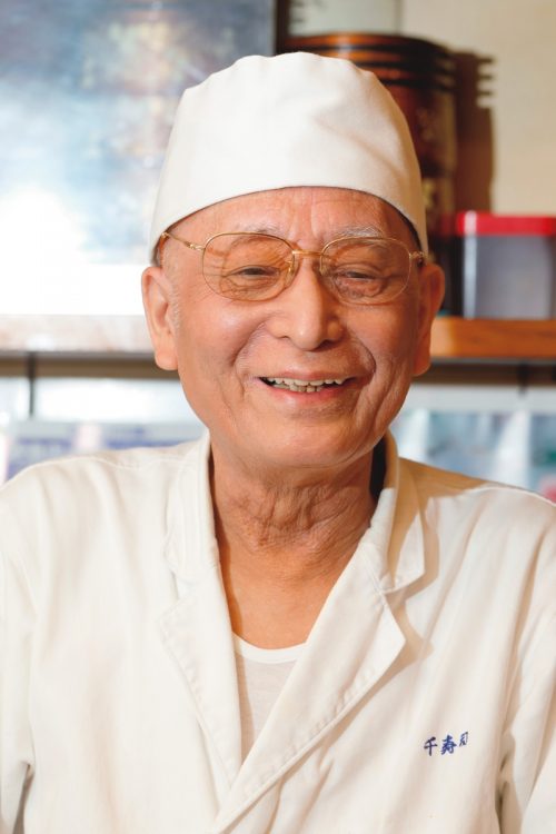 ブルーインパルスが描いた五輪マークを家族で見たと語る桑原さん