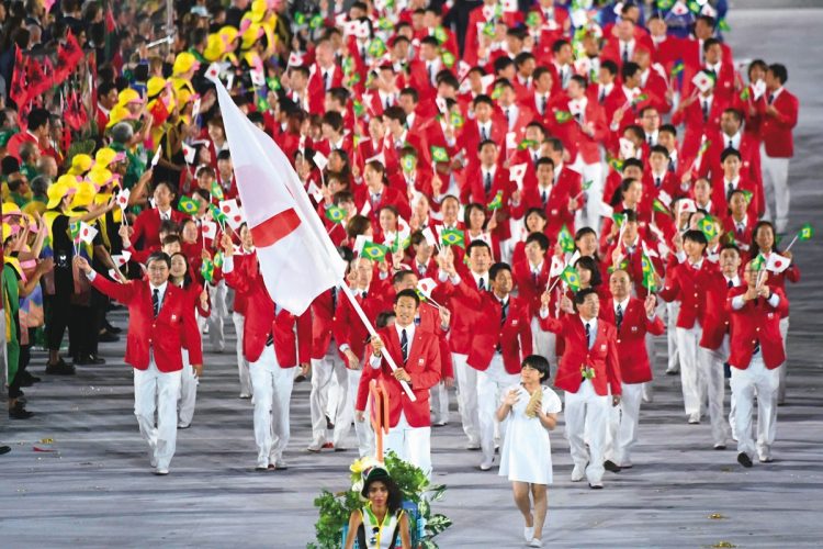 2016年、リオ五輪。2012年ロンドンや2016年リオデジャネイロでは、「上が赤、下が白」という1964年大会に近いデザインに“原点回帰”していた（写真／AFP＝時事）