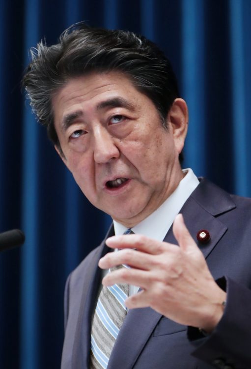 安倍前首相は過去の発言をどう考えているのか（時事通信フォト）