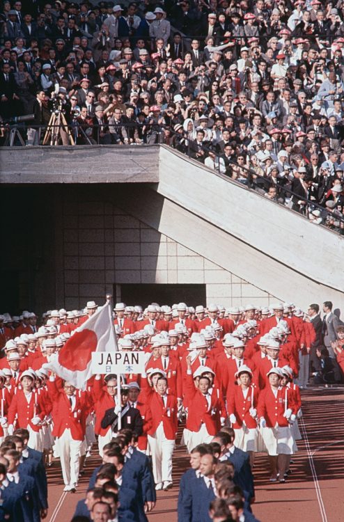 1964年東京五輪、開会式の公式服装には秘話が（写真／共同通信社）