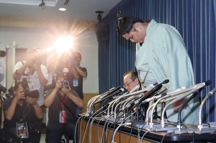 2019年9月には、双子の兄・貴ノ富士が新弟子に暴力を振るい、暴言を吐いた不祥事も（時事通信フォト）