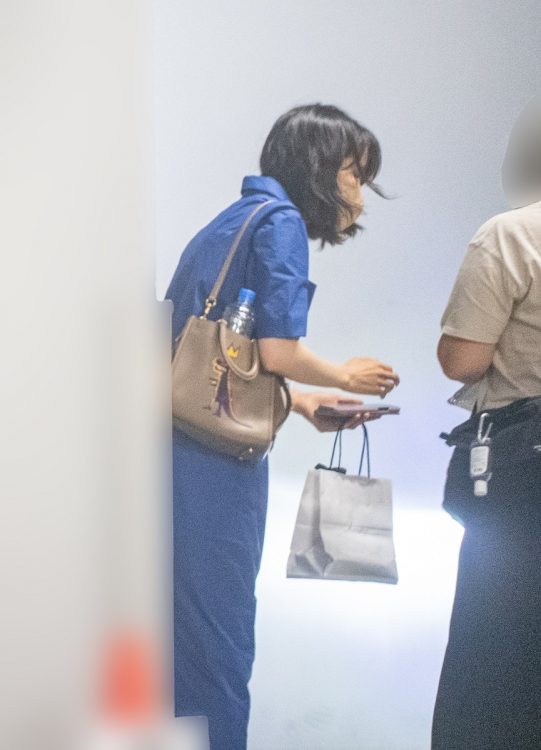 ファンに丁寧に対応する姿も