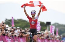 東京五輪「有観客」自転車競技会場 グッズ売り切れ続出の盛況