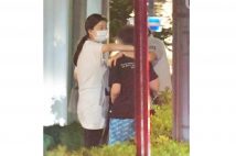 篠原涼子、親権放棄の裏側　夫の「浮気はしてもいいから」懇願を無視