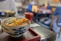 昔ながらの「そば店」が根強い人気を誇る理由 愛好家の声から探る