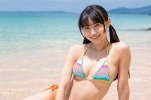 演歌歌手・望月琉叶 沖縄のビーチでスレンダーボディを披露
