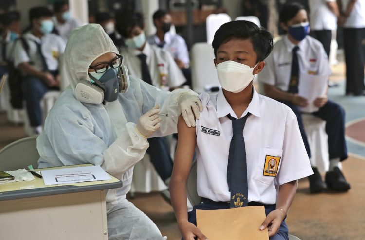 子供へのワクチン接種が進むインドネシア（写真／アフロ）