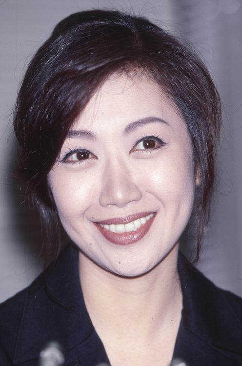 1999年、杉良太郎と結婚した38才の伍代。