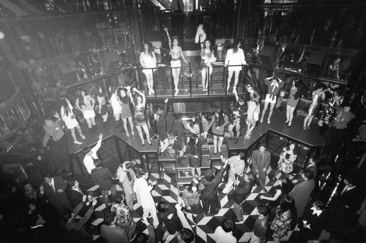 バブルの代名詞とも言える「お立ち台」（写真／共同通信社）