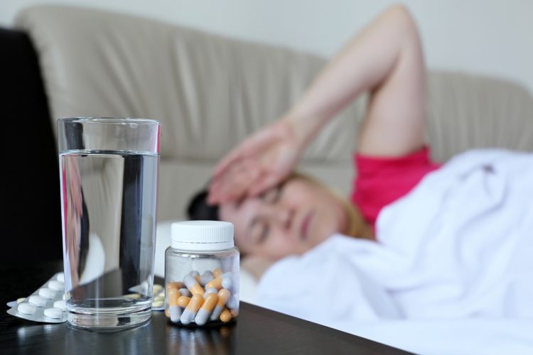 眠れないからといって安易に睡眠薬に頼るのは危険（Getty Images）