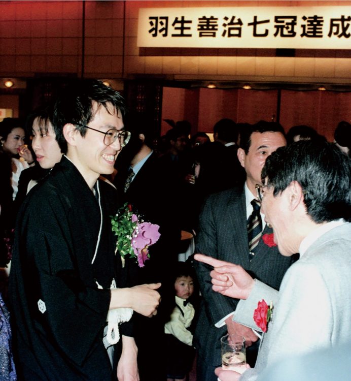 1996年に史上初となる七冠を達成した（写真／共同通信社）