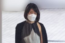 内田恭子、45才の再ブレイクか　肩出し服で「エレガンス美熟女」化