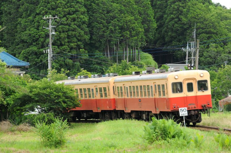 丘陵地や田園地帯を走る小湊鉄道