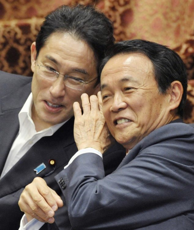 麻生太郎・副総理にはどんな思惑が？（時事通信フォト）