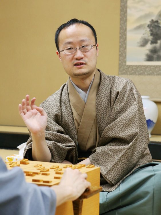 渡辺明棋王と同世代だった（共同通信フォト）
