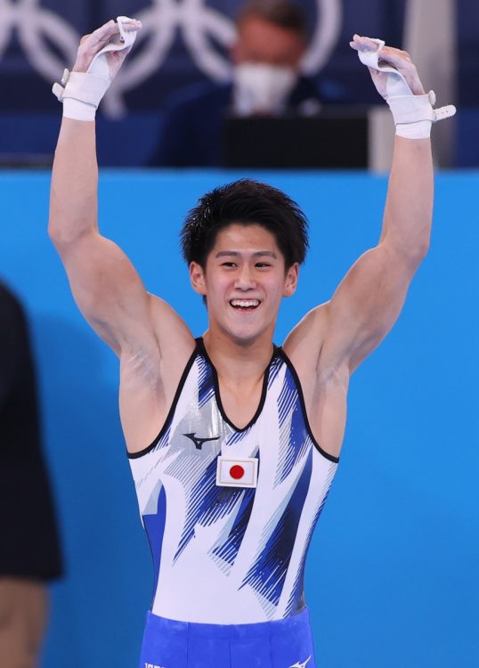 喜ぶ橋本大輝選手（写真／AFLO）