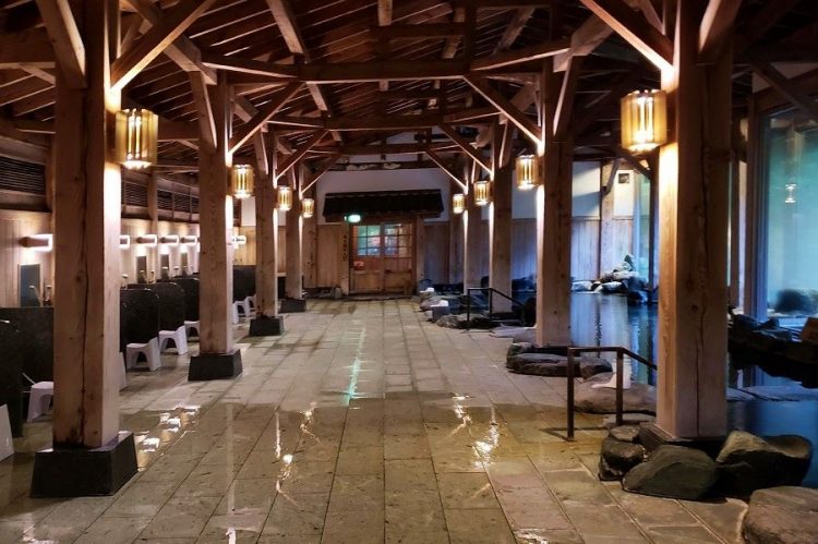 「大江戸温泉物語 仙台 秋保温泉 岩沼屋」の大浴場